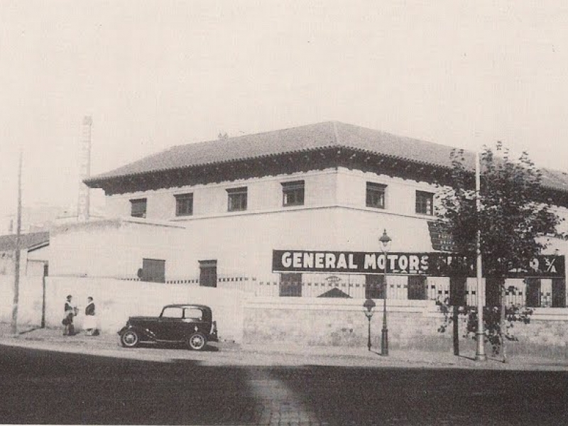 General Motors Peninsular (Mercat de la Sagrada Família) (1)