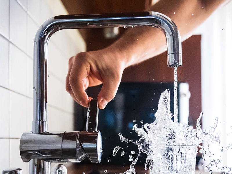 El Gobierno aprueba reducir a la mitad el canon del agua para usuarios domésticos y actividades económicas