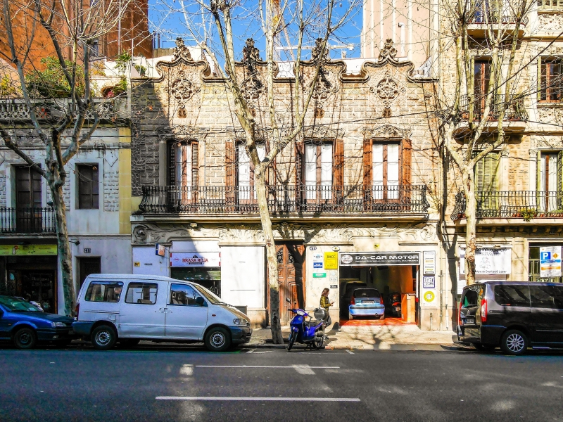  Josep Carreras Building